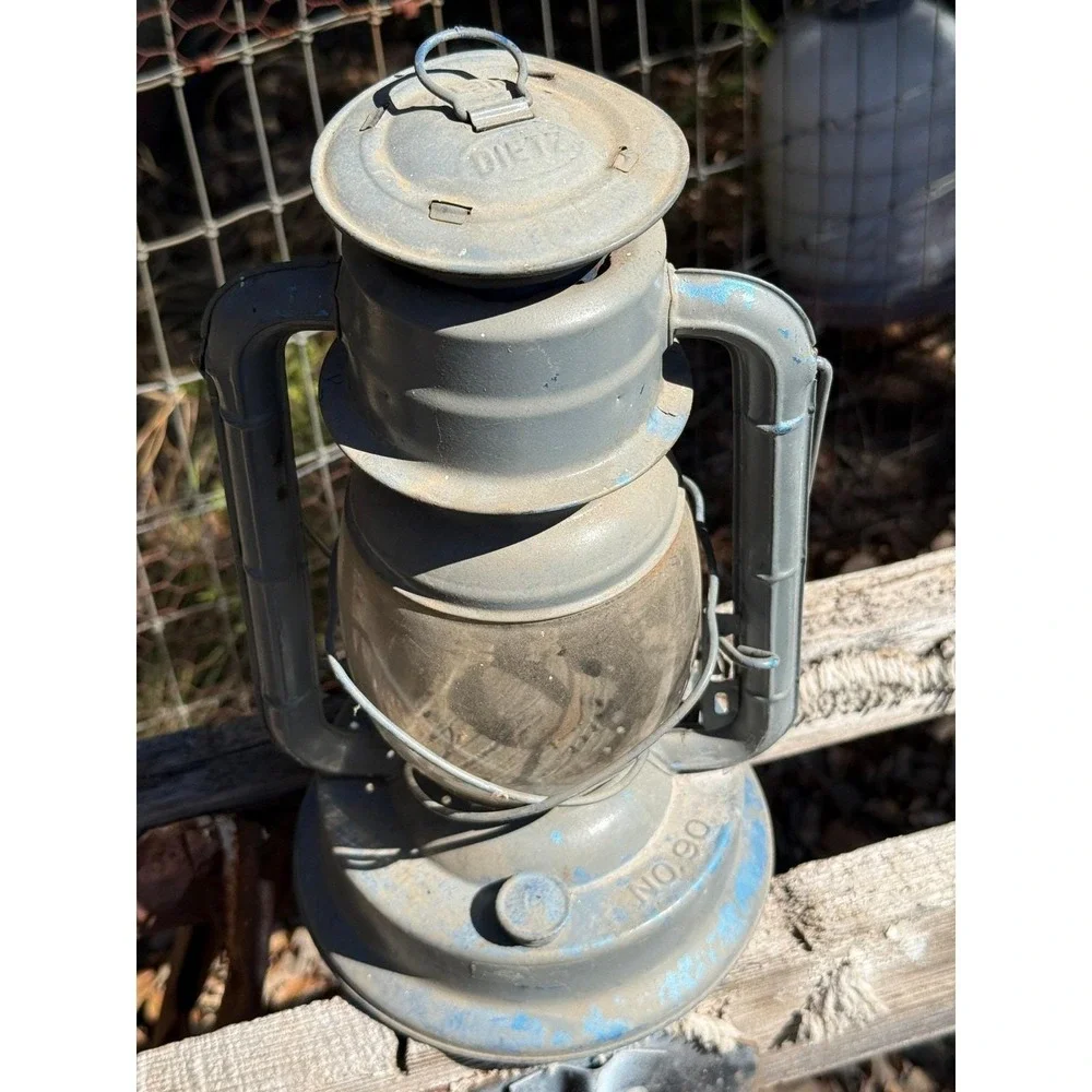 Vintage Dietz Oil Lantern No 90 D-Lite Blue Metal Hurricane‎ Lamp Rustic Decor